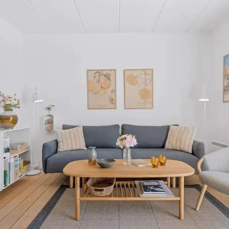 Cilla - 1km From The Sea By Interhome